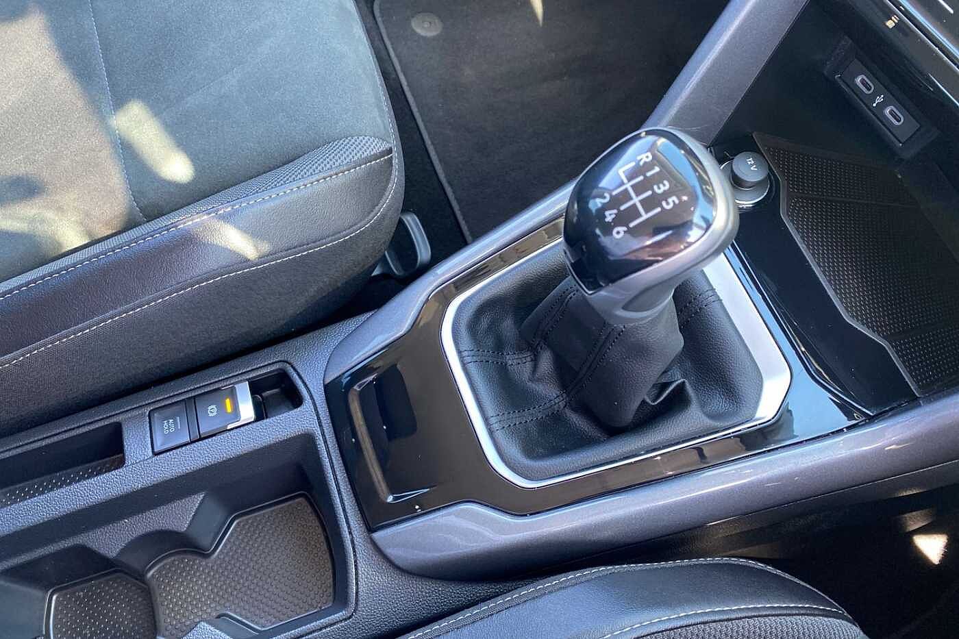 Volkswagen T-roc Hatchback Style