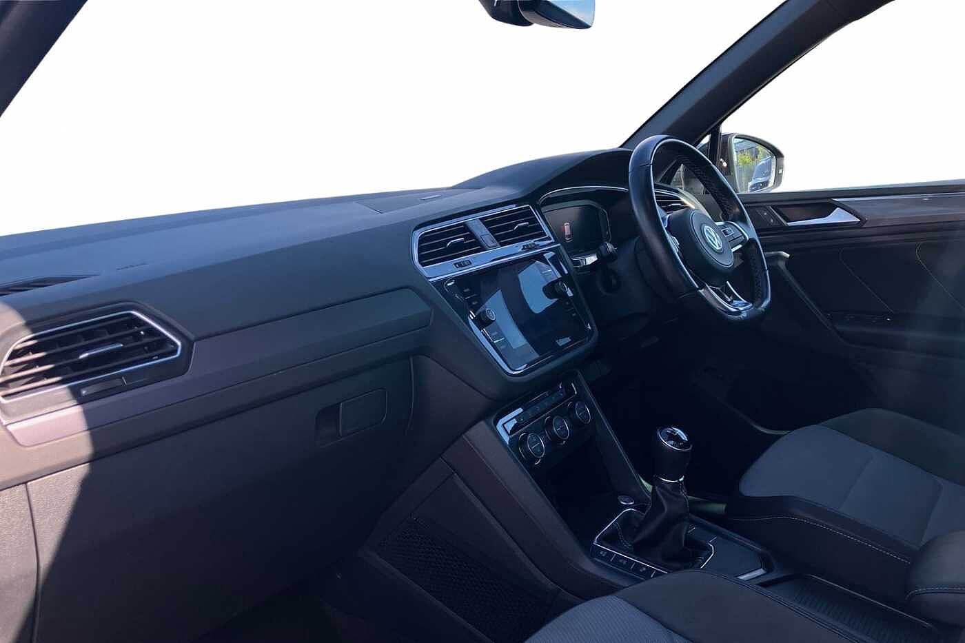 Volkswagen Tiguan 5Dr 2.0 TDI (150ps) R-Line Tech SCR