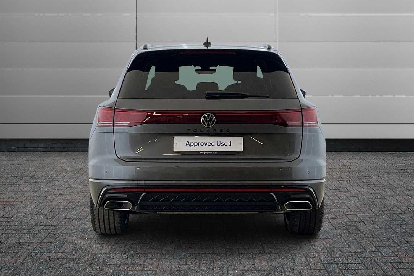 Volkswagen Touareg 3.0 TDI V6 Black Edition Tiptronic 4Motion Euro 6 (s/s) 5dr