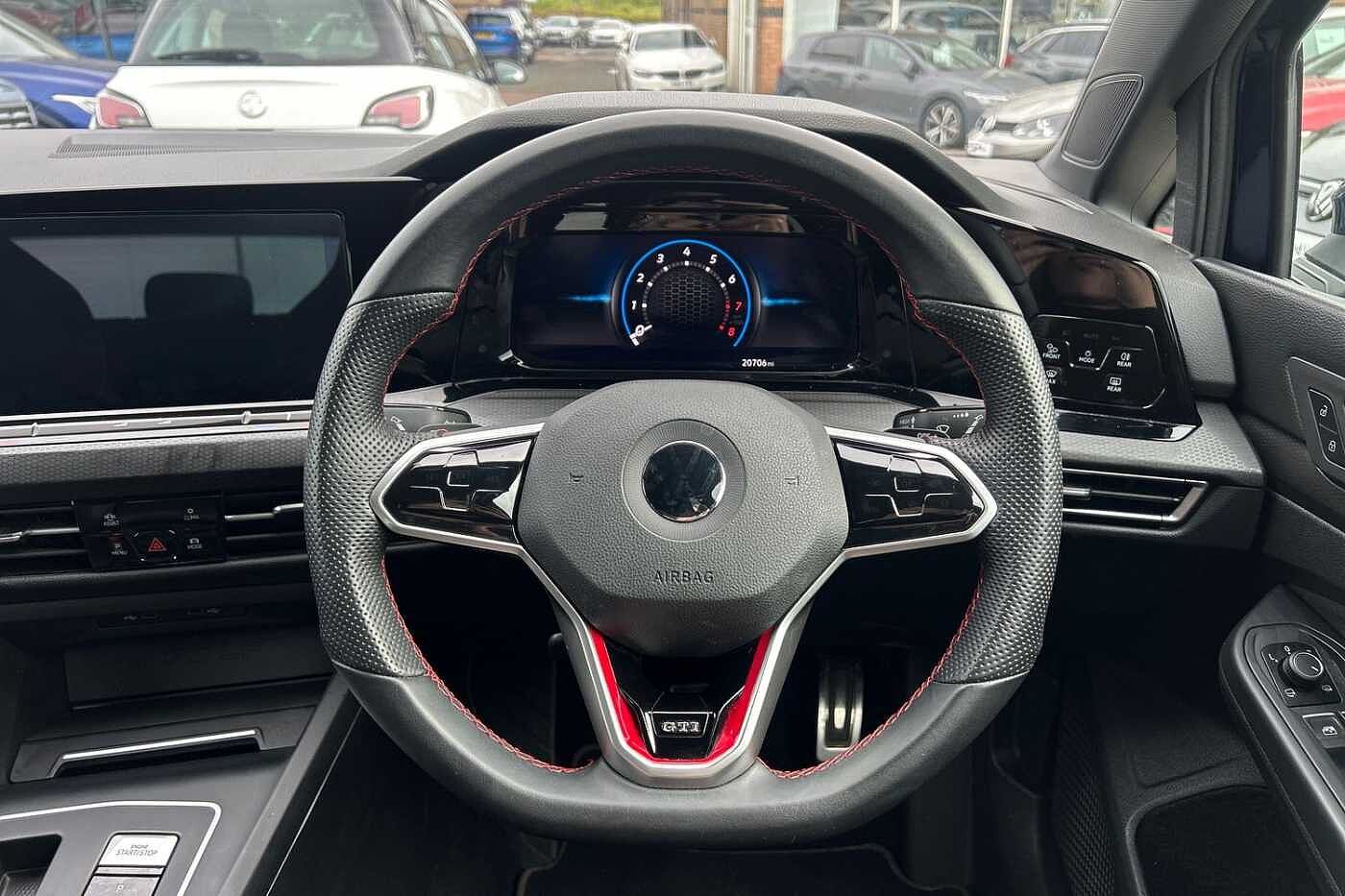 Volkswagen Golf 8 GTI Clubsport 2.0TSI 300PS 7-speed DSG 5 Dr
