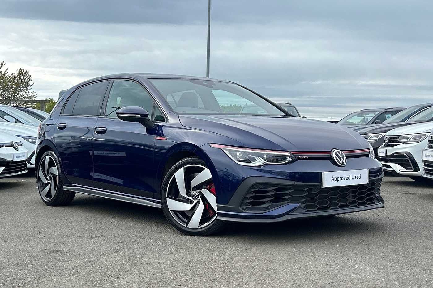 Volkswagen Golf 8 GTI Clubsport 2.0TSI 300PS 7-speed DSG 5 Dr