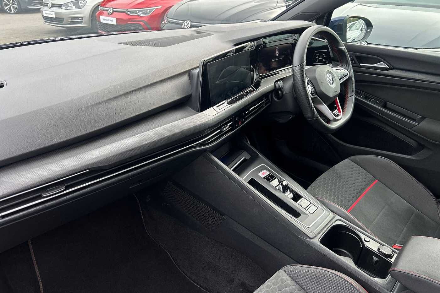 Volkswagen Golf 8 GTI Clubsport 2.0TSI 300PS 7-speed DSG 5 Dr