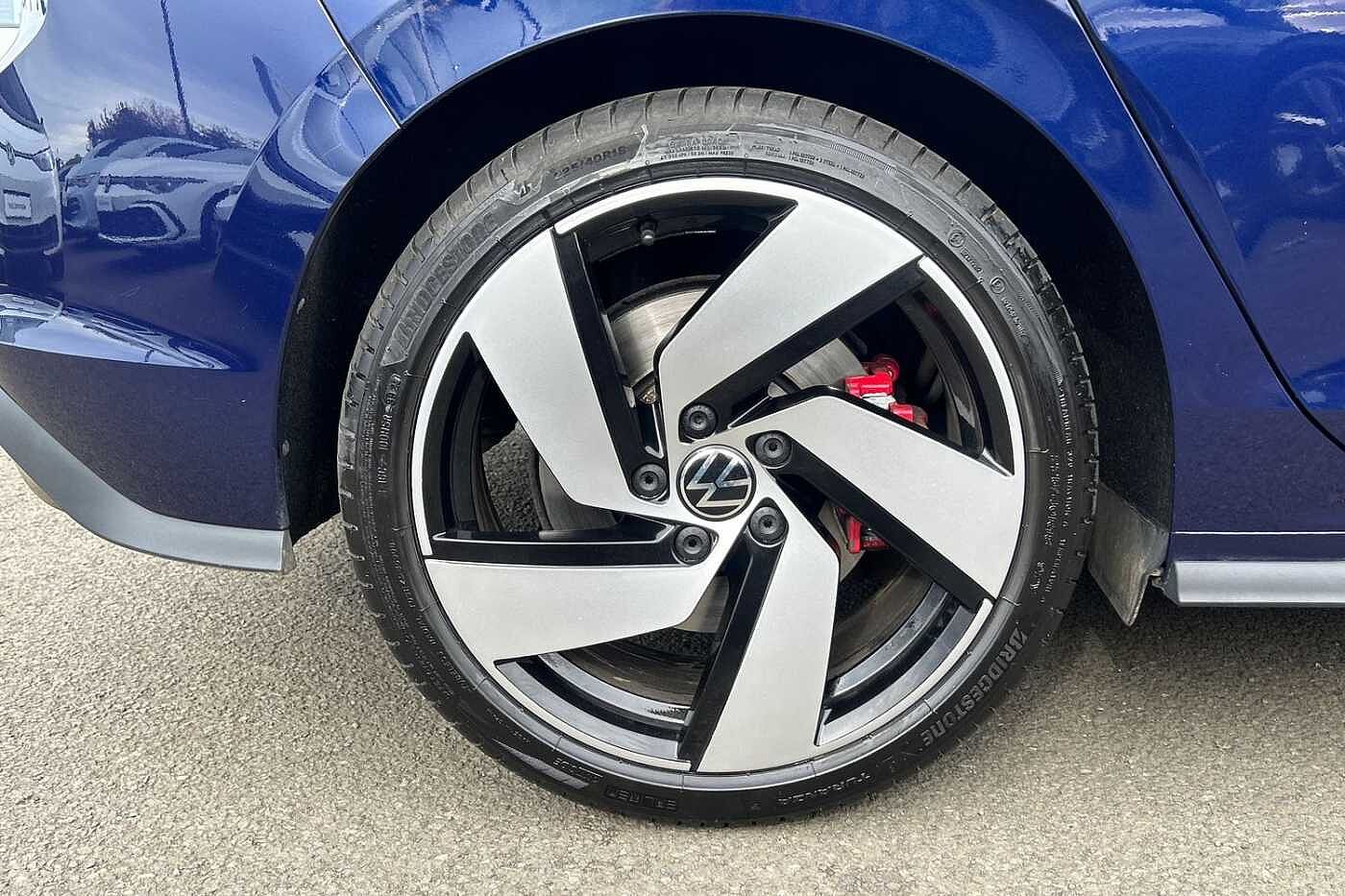 Volkswagen Golf 8 GTI Clubsport 2.0TSI 300PS 7-speed DSG 5 Dr