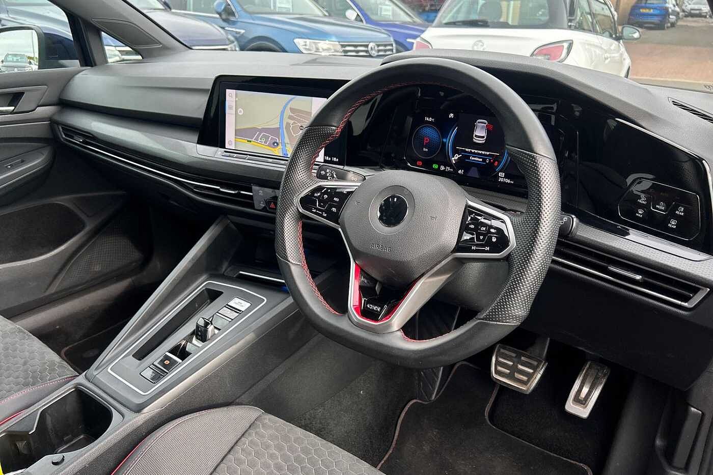 Volkswagen Golf 8 GTI Clubsport 2.0TSI 300PS 7-speed DSG 5 Dr