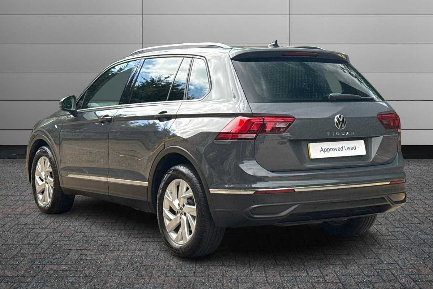 Volkswagen Tiguan 2.0 TDI Life SUV 5dr Diesel DSG Euro 6 (s/s) (150 ps)