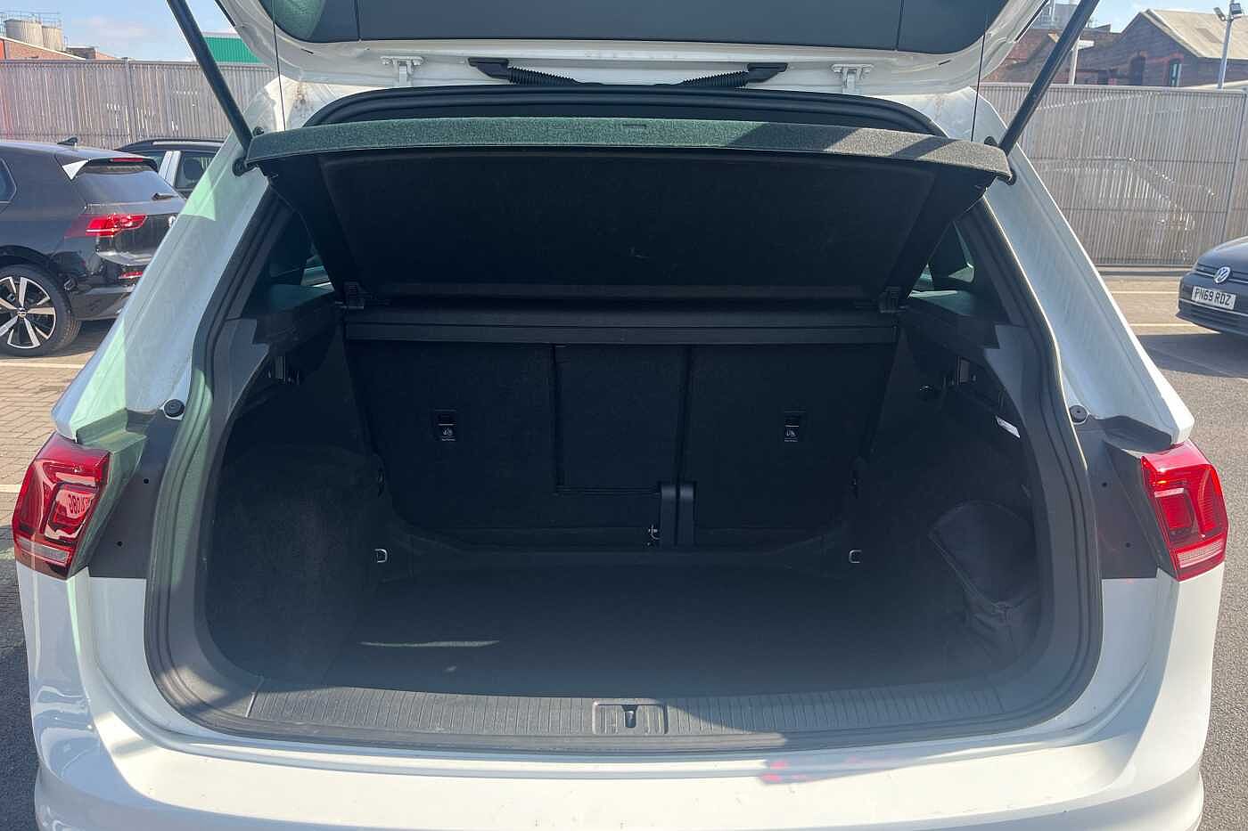 Volkswagen Tiguan 2.0 TDI (150PS) R-Line SCR DSG