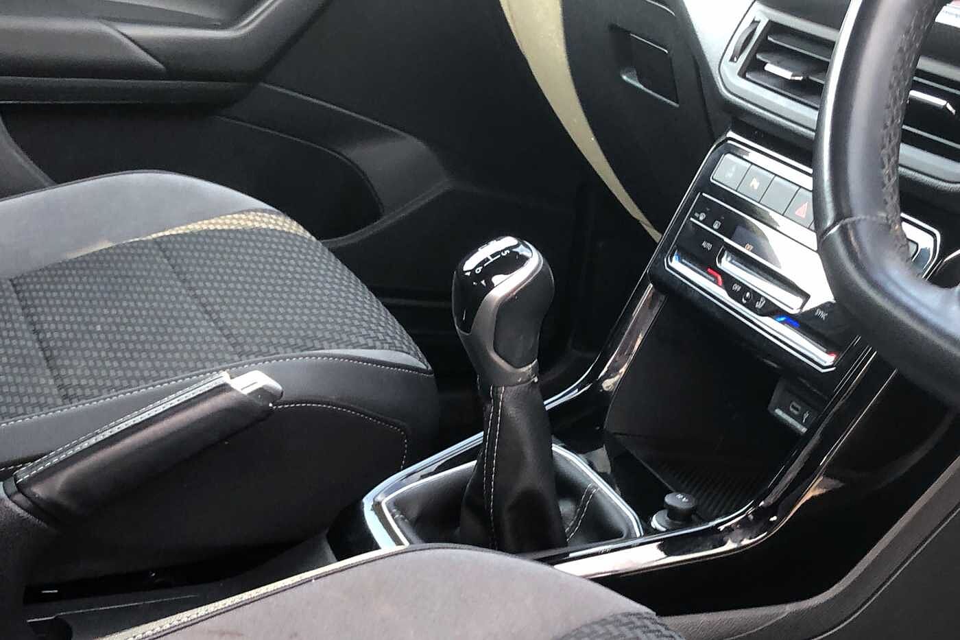 Volkswagen T-Cross 1.0 TSI (110ps) R-Line Hatchback