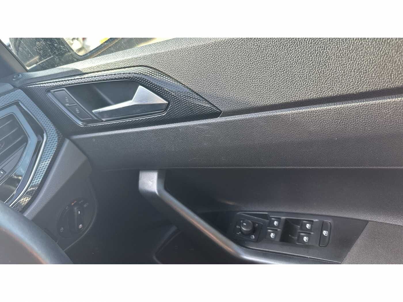 Volkswagen Polo MK6 Facelift (2021) 1.0 TSI 95PS Life DSG