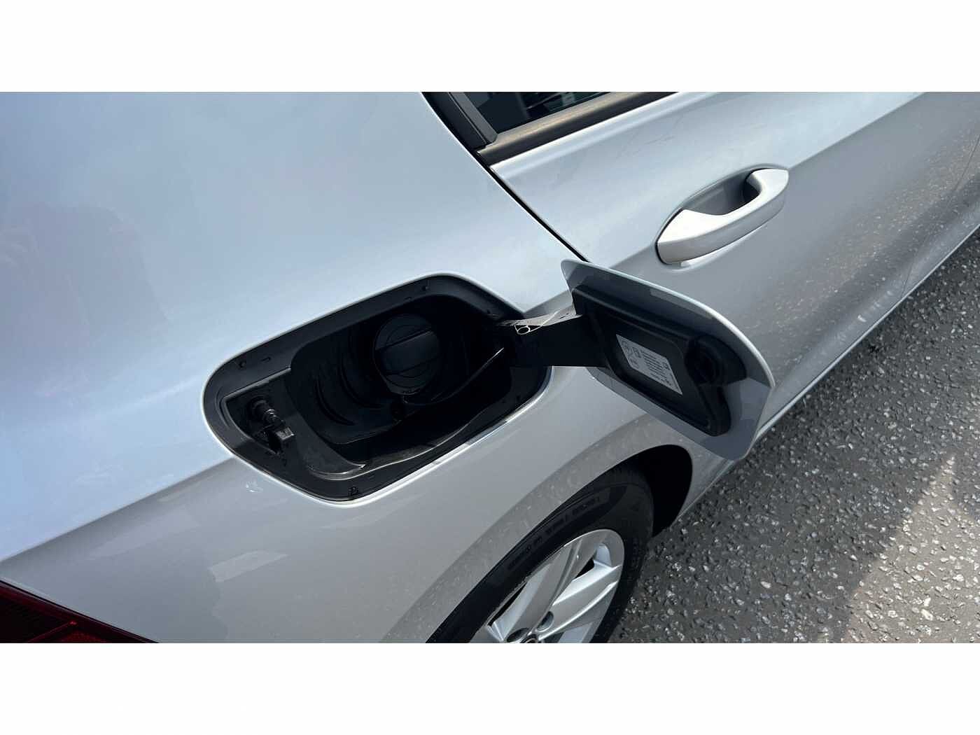 Volkswagen Golf 1.5 eTSI 150 Life 5dr DSG